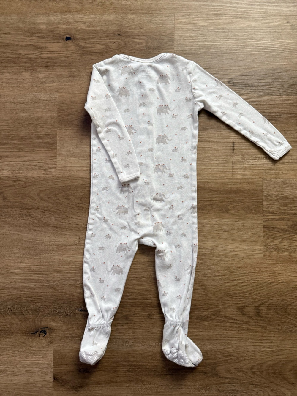 Magnetic Me Organic Cream One-Piece Footie with Elephant Print 12-18months - Picture 2 of 3